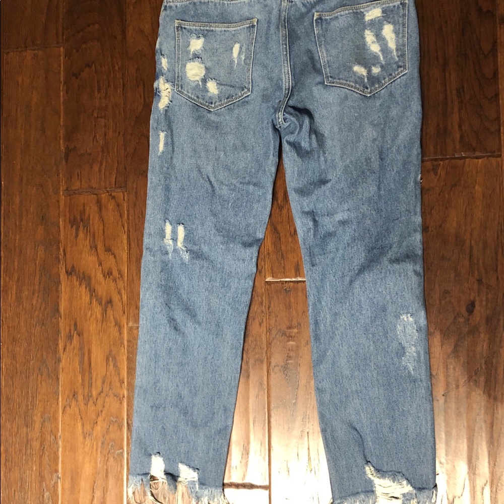 Distressed boyfriend jeans - Picture 2 of 2